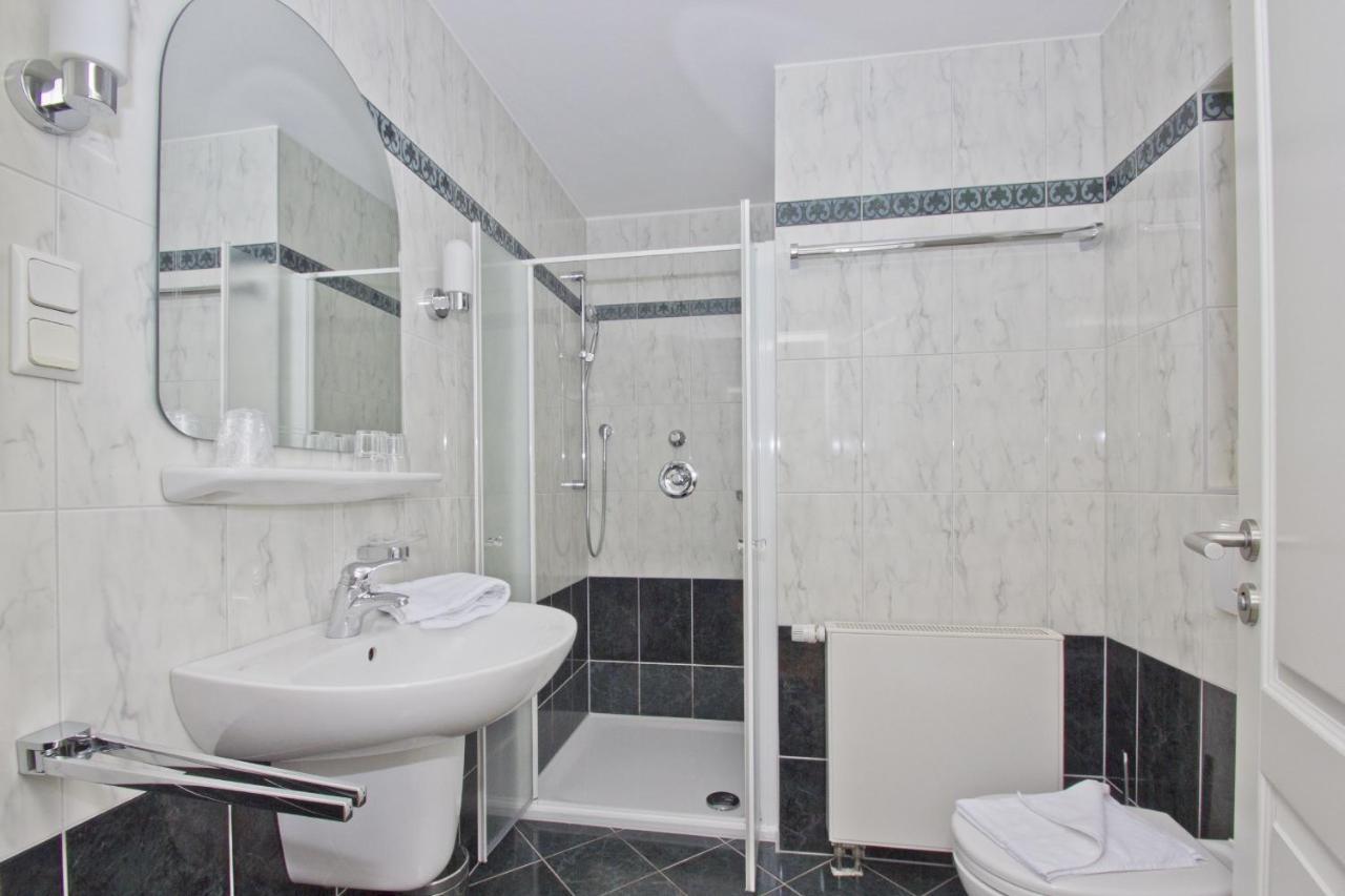Mit Meerblick Und Balkon, Gratis Nutzung Vom Ahoi Erlebnisbad Und Sauna In Sellin - Meeresblick Fewo 14 Gohren Bagian luar foto